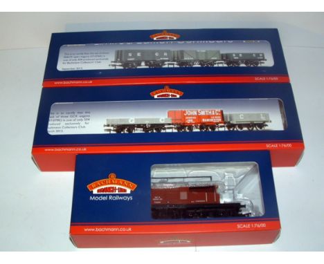BACHMANN 2 x Bachmann Collectors Club Sets of 3 x Plank Wagons - 37-076K SE&CR Dark Grey and 37-079K Great Central and a 33-8