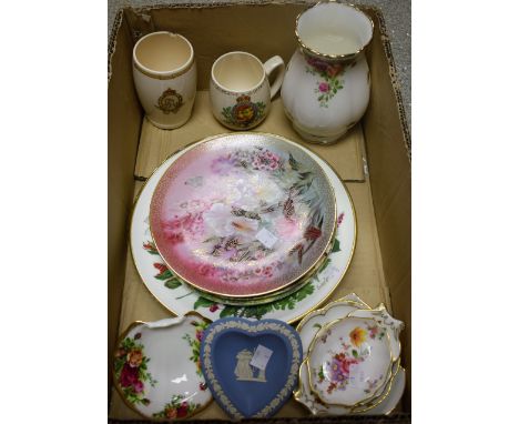 Ceramics - a Royal Crown Derby 1128 imari dinner plate, seconds;  Posies pattern trinket dishes;  Wedgwood Jasperware, etc qt