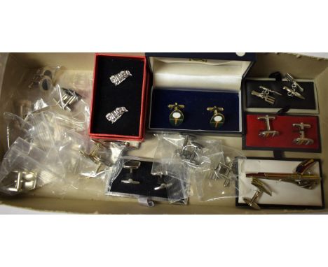 Gentleman's Jewellery - a pair of novelty enamelled golf tee oval panelled cufflinks, others Fire Engine, trowel and fork, st
