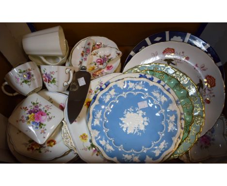Ceramics - Royal Crown Derby plates including Vine, Pershore, Bali, etc; Derby Posies including trinket dishes, cups and sauc