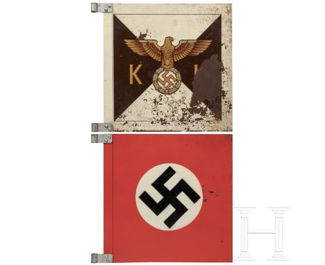 Ein Paar KFZ-Stander für einen Kreisleiter3. Modell von 1941 - 1945, quadratisch, in lackierter Blechausführung. Beidseitig d