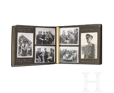 Fotoalbum Schlachtgeschwader "2 - Immelmann", Autograf Hans-Ulrich RudelBeschriftetes Dienstzeit-Erinnerungsalbum mit insgesa