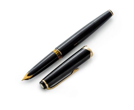 Montblanc-Vintage-Meisterstück-Kolbenfüller No. 14  Goldfeder. Cognacfarbenes Sichtfenster. Schwarz. L. ca. 13,5 cm. (Gebrauc