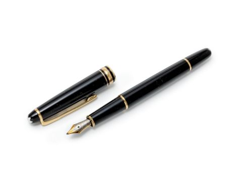 Montblanc Meisterstück  Patronenfüllfederhalter. Schwarz mit Logo. 585/f. multicolor 4810-Goldfeder. Lg. ca. 13 cm. Federstär