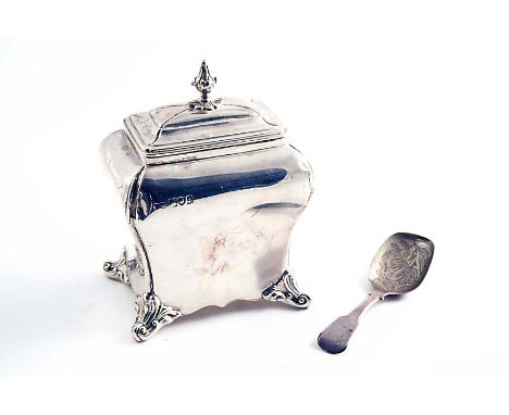 AN EARLY 20TH CENTURY TEA CADDY  in the early George III style with a pull-off cover and four scroll feet, by Asprey & Co.Ltd