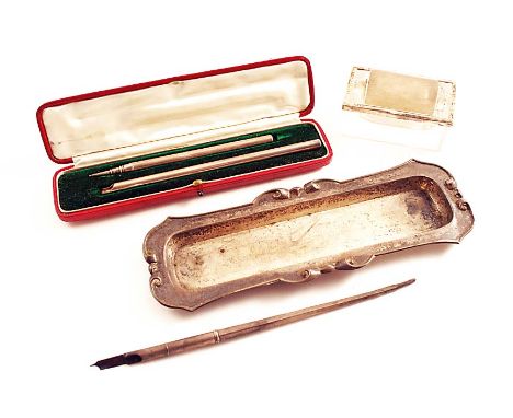 AN EARLY 20TH CENTURY DIP PEN & MATCHING PENCIL by Sampson Mordan & co. (in a lined & fitted case), an Edwardian dip pen, a p