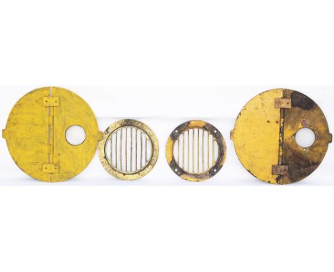 British Railways class 40 Diesel locomotive Head code light covers x2 and a pair of Horn grilles also ex class 40. In very go