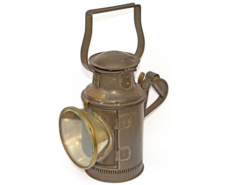 Great Western Railway Reform Patent 3-aspect HANDLAMP. The top is clearly embossed GWR. Reform Patent. The reducing-cone bear