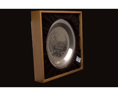 TWO STERLING SILVER PLATES DESIGNED BY JAMES WYETHWinter Fox (19048) and Brandywine Battlefield (19409), approximately 356g g