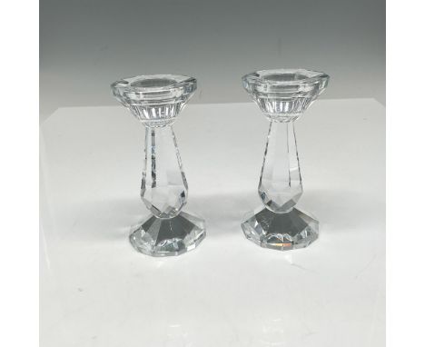 Lovely cuts in crystal allowing luminous light refractions. Issued: 21st centuryDimensions: 4.5"H x 2.25" dia.Age related wea