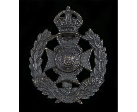 Cap badge to the 8th Battalion the Prince of Wales Own West Yorkshire Regiment (Leeds Rifles), slider to the reverse, K&K 171
