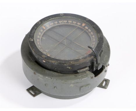 World War Two RAF compass, with Air Ministry reference 6A/1672, stamped to bezel TYPE PII No 53825K