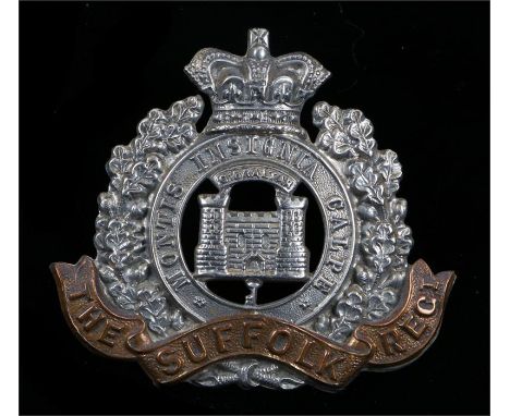 Victorian O/R's cap badge to the Suffolk Regiment, two loops to reverse, K&K 603