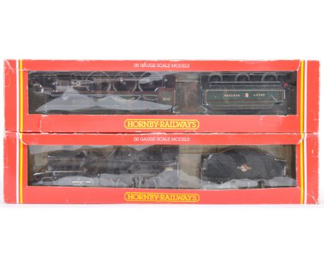 A pair of original vintage Hornby 00 gauge model railway trainset locomotive engines to include R141 Great Western Railways S
