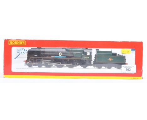 A Hornby made 00 gauge model railway trainset locomotive engine No. R2606 - British Railway 4-6-2 Battle Of Britain Class ' S