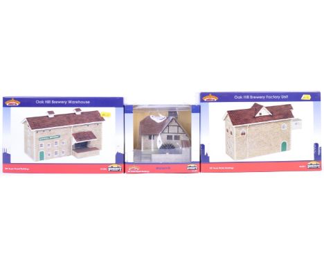 A collection of x3 assorted Bachmann Branch Line made ' Scenecraft ' 00 gauge boxed trainset model buildings. The collection 