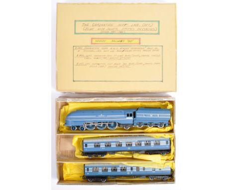 An original Hornby 00 gauge model railway locomotive engine train set ' The Coronation Scot LMS '&nbsp; Comprises a R685 Coro
