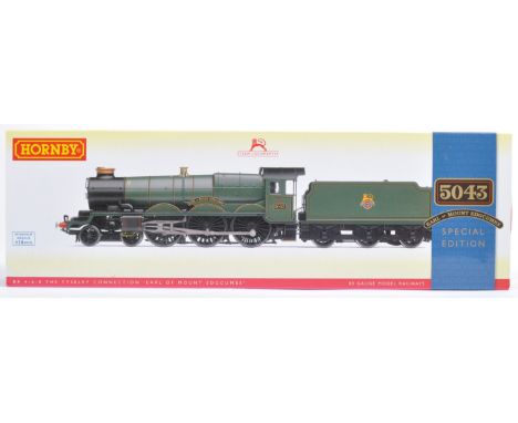 An original Hornby made 00 gauge model railway train set locomotive engine R3301 British Railways 4-6-0 Castle Class Loco ' E