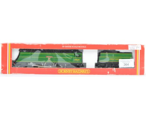 A Hornby made 00 gauge model railway trainset locomotive engine No. R320 - Southern Railway West Country Class ' Exeter ' No 