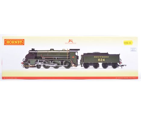A Hornby made 00 gauge model railway trainset locomotive engine No. R3327 - Southern Railway S15 Class No 824. DCC Ready. Con