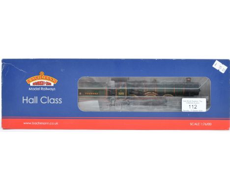 A Bachmann made Branch Line 00 gauge model railway trainset locomotive No. 32-004 Hall Class 4970 Sketty Hall. DCC Ready. Con