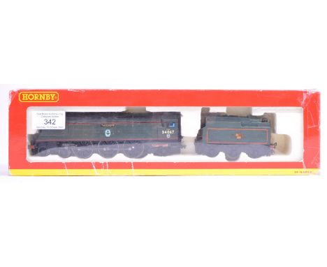 An original Hornby Super Detail made 00 gauge model railway train set locomotive engine R2221 BR 4-6-2 Battle Of Britain Clas