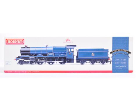 An original Hornby made 00 gauge model railway train set locomotive engine R3102 King Class Locomotive ' King Edward II '. BR