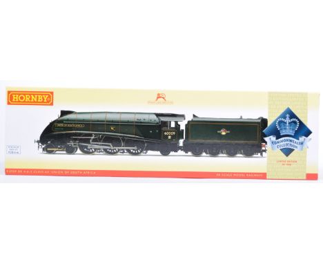 A Hornby made 00 gauge model railway trainset locomotive engine No. R2909 - British Railways 4-6-2 Class A4 ' Union Of South 