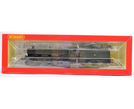 An original Hornby made 00 gauge model railway train set locomotive engine R3454 GWR Castle Class Drysllwyn Castle No. 5076 D
