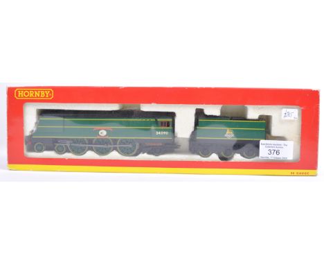 An original Hornby made 00 gauge model railway train set locomotive engine R2692 4-6-2 34090 Sir Eustace Missenden Southern R