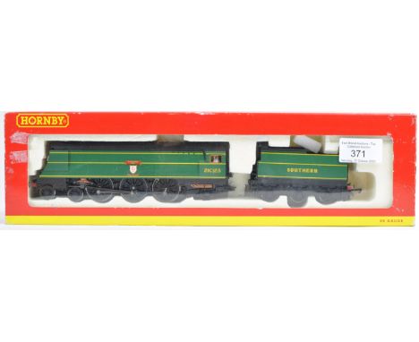 An original Hornby Super Detail made 00 gauge model railway train set locomotive engine R2219 SR 4-6-2 West Country Class 21C