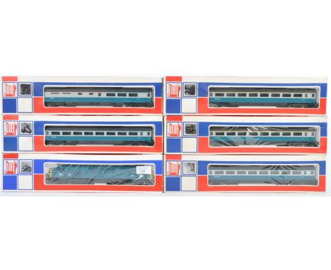 An original vintage Jouef made 00 gauge model railway train set locomotive 8912 Class 40 D285 Diesel loco along with a matchi