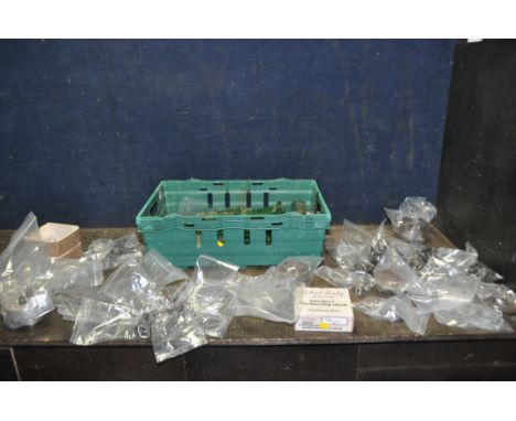 A TRAY CONTAINING WOOD TURNING ACCESSORIES AND RECORD LATHE PARTS including tool rests and stand, motor mount, a Robert Sorby
