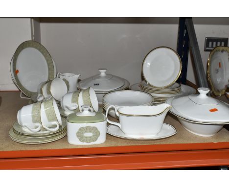 A COLLECTION OF ROYAL DOULTON 'GOLD CONCORD' PATTERN DINNERWARE AND 'SONNET' PATTERN TEAWARE, comprising two covered tureens,