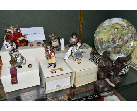 A GROUP OF 'THE WIND OF THE WILLOWS' TRINKET BOXES, FIGURES AND COLLECTORS PLATES, comprising six boxed Hidden Treasures enam