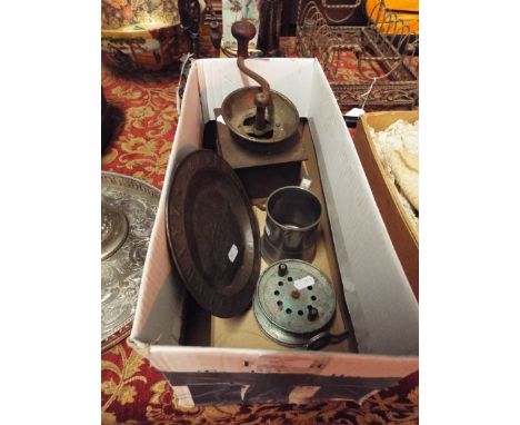 A mixed selection to include a vintage fishing reel, coffee grinder, pewter tankard etc