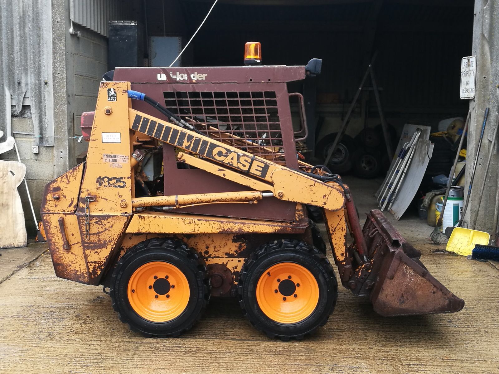 JS CASE SKID STEER 1825, KUBOTA ENGINE. COLLECTION / VIEWING FROM