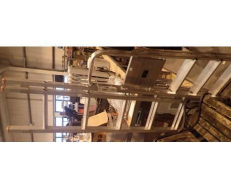 Aluminium extending ladders and step ladders