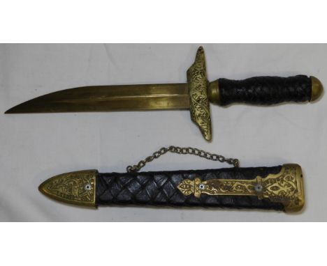 DISPLAY DAGGER IN SCABBARD 8.5" BLADE