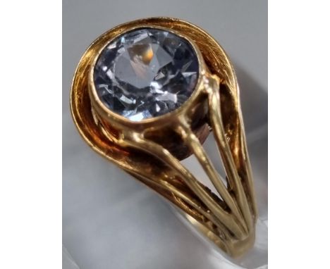 14ct gold and blue stone ring.  3.8g approx.  Size N.  (B.P. 21% + VAT) 