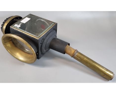 Vintage brass and metal carriage lamp/lantern.  (B.P. 21% + VAT) 
