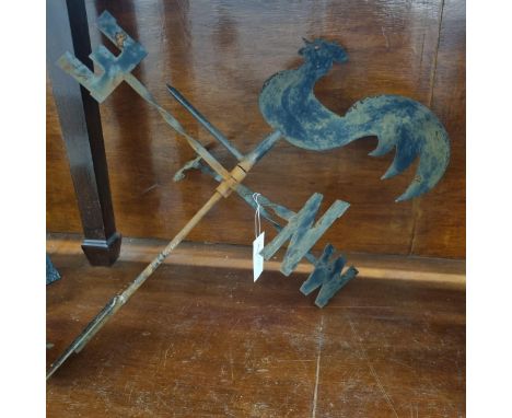 Vintage cast metal cockerel weather vane.  (B.P. 21% + VAT) 