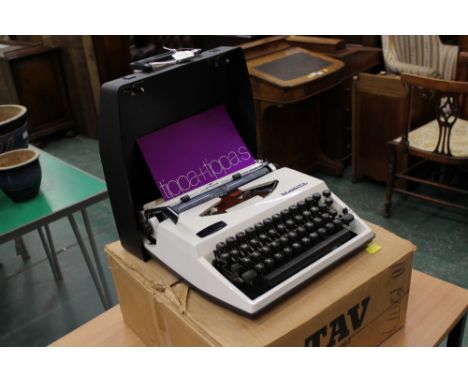 Tippas typewriter in case with box and instructions