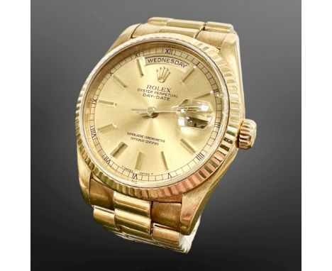 Rolex : A fine gent's 18ct yellow gold Oyster Perpetual Day-Date automatic calendar centre-seconds wristwatch, ref. 18238, ci