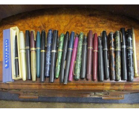 Vintage Waterman, Osmiroid, Scheaffer and other vintage pens to include 14 ct gold nibs and an Everguard gold filled pen 