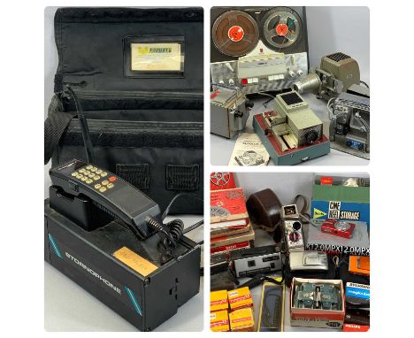 GROUP OF RETRO ELECTRICAL ITEMS including a Motorola Stornophone mobile phone, serial no. 662QME2258 with carry bag and charg