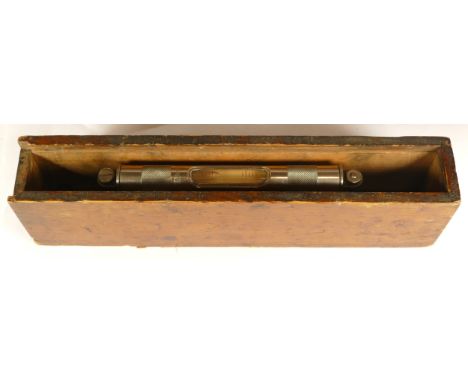 A late 20th century L.S Starrett of Massachusetts chrome plated spirit level in a wooden box, 31cm long