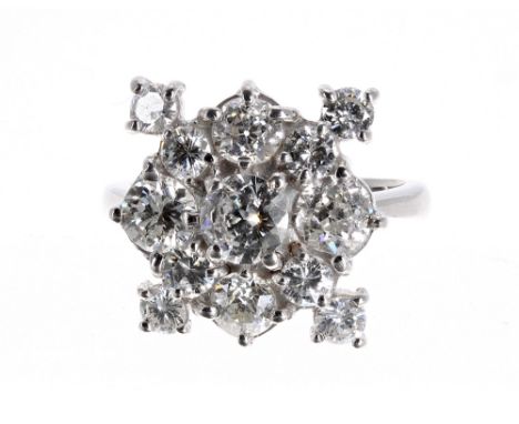 Good fancy 18ct white gold diamond cluster ring, round brilliant-cuts, estimated 2.20ct approx , clarity VS-I1, colour G/I, c