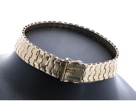 9ct yellow gold engine turned bracelet, width 10mm, 13.6gm, 7" long