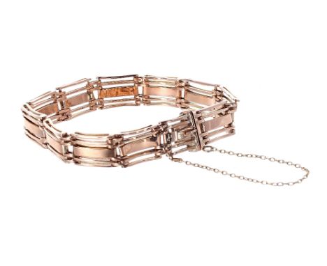 9ct gate bracelet with safety chain, 16.8gm, 6" long
